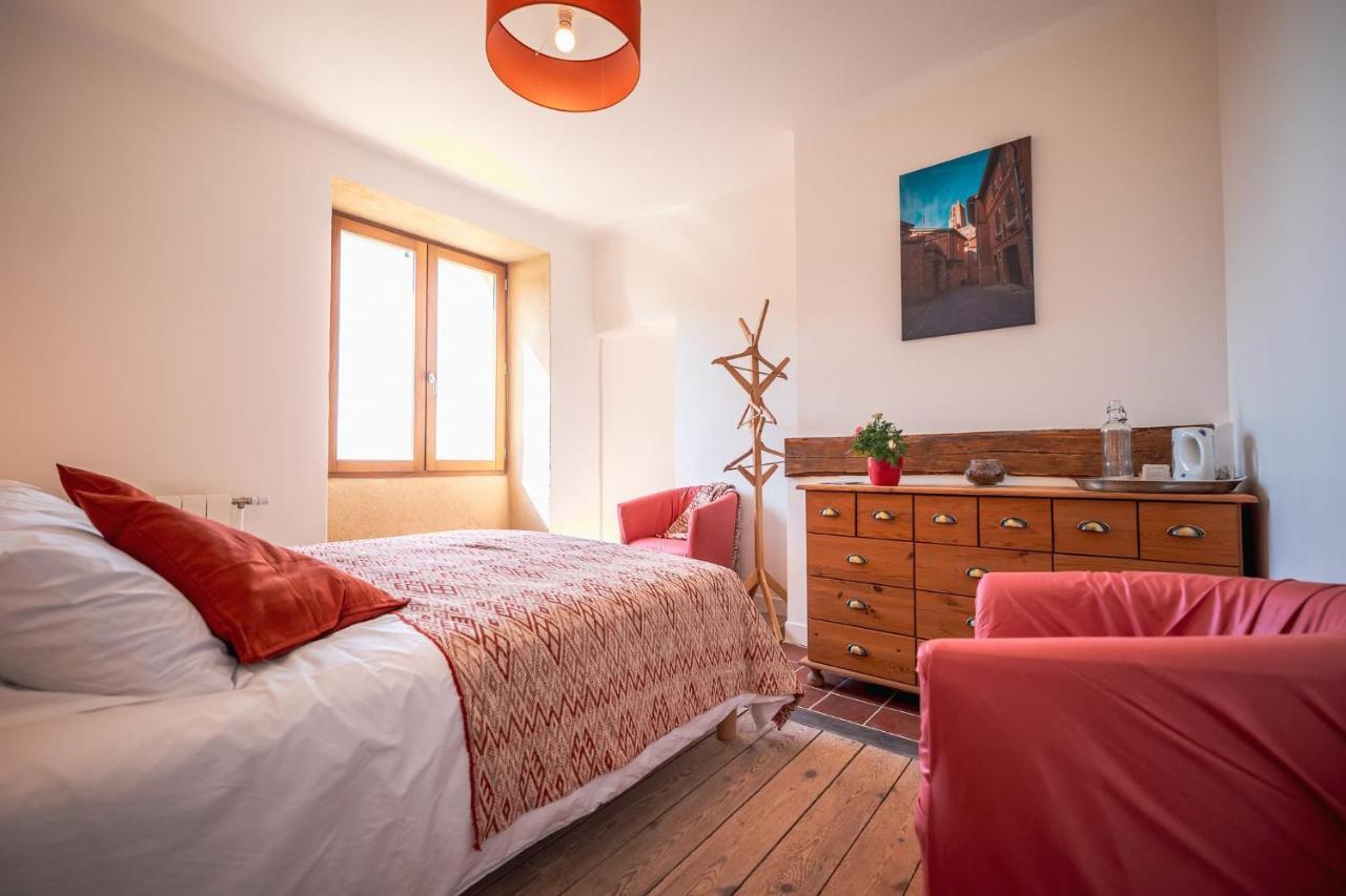 Chambres Et Table D'Hotes - Les Jardins De La Longagne Saussenac 外观 照片