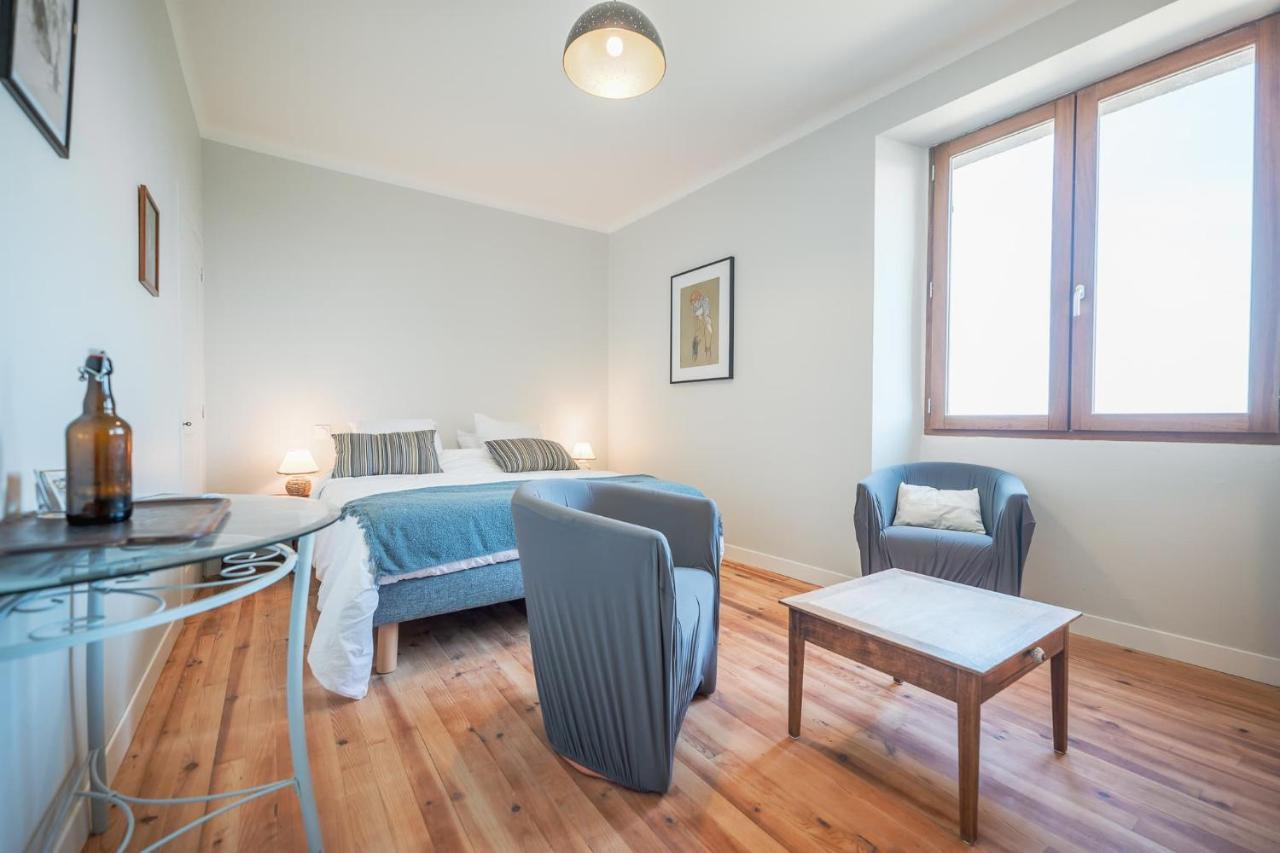 Chambres Et Table D'Hotes - Les Jardins De La Longagne Saussenac 外观 照片