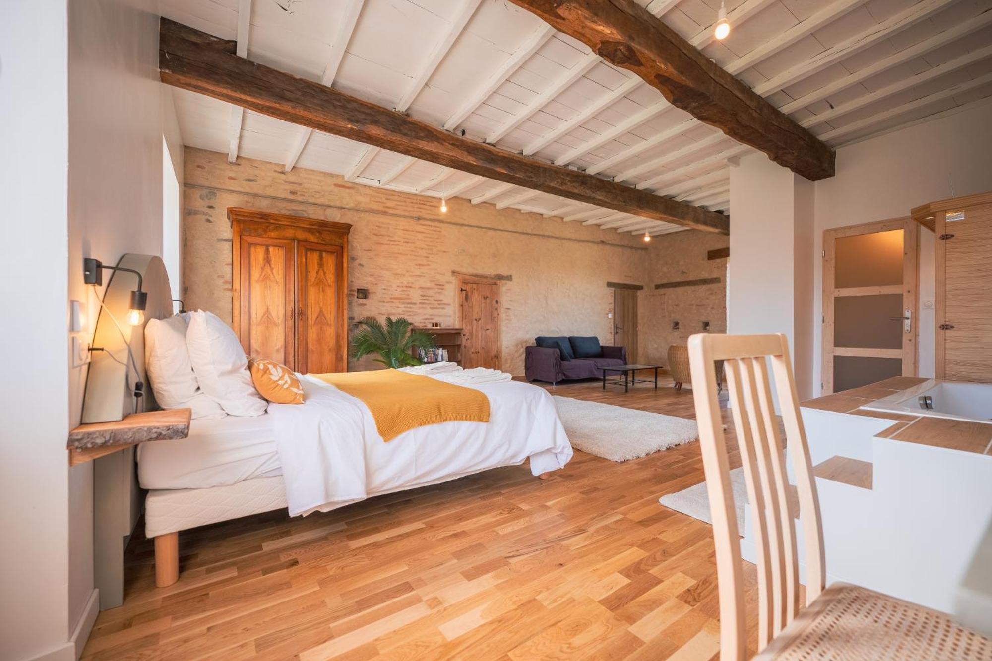 Chambres Et Table D'Hotes - Les Jardins De La Longagne Saussenac 外观 照片
